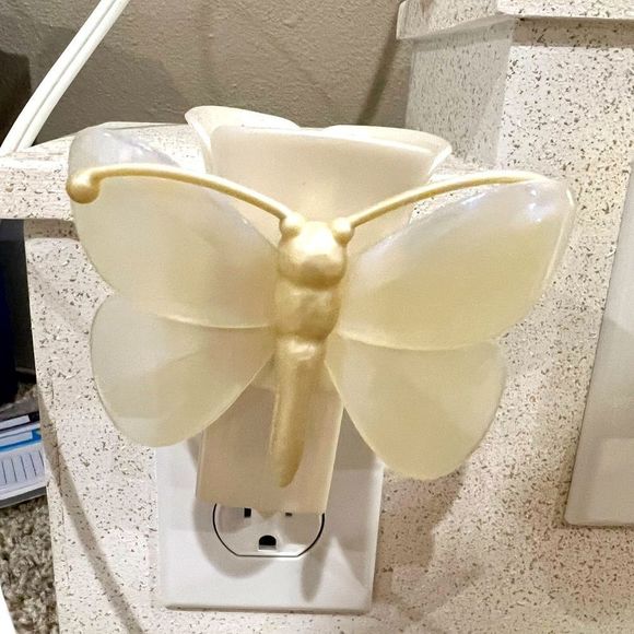 Bath & Body Works Accents Bath And Body Works Wallflower Plug